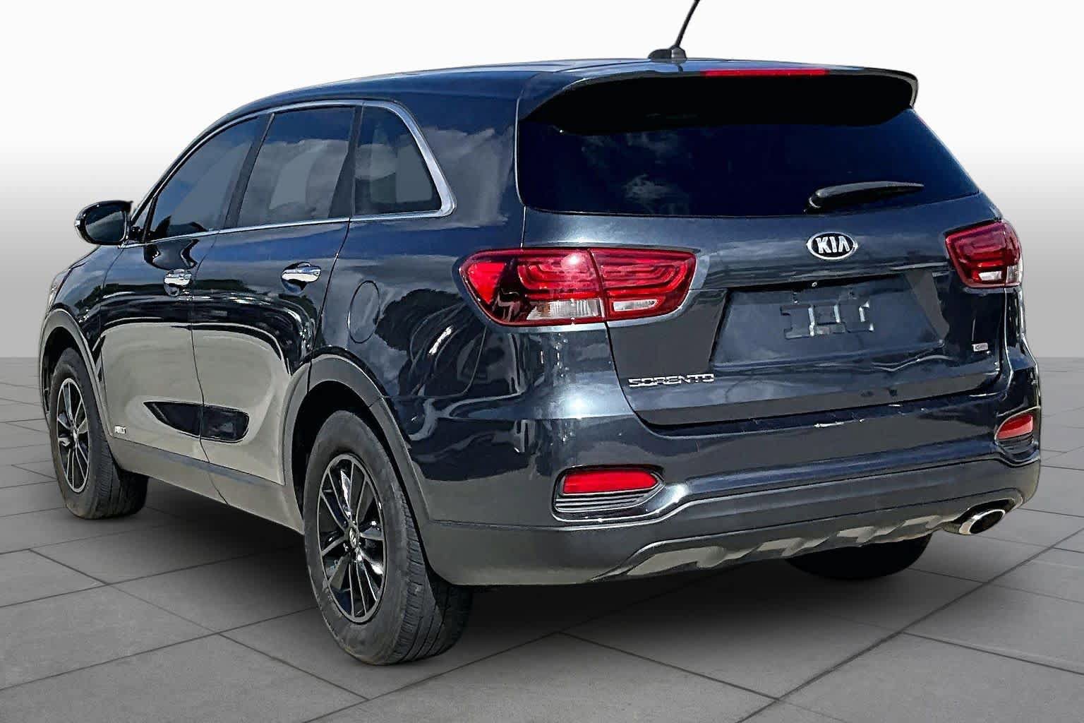 Used 2020 Kia Sorento LX AWD/4WD image 11