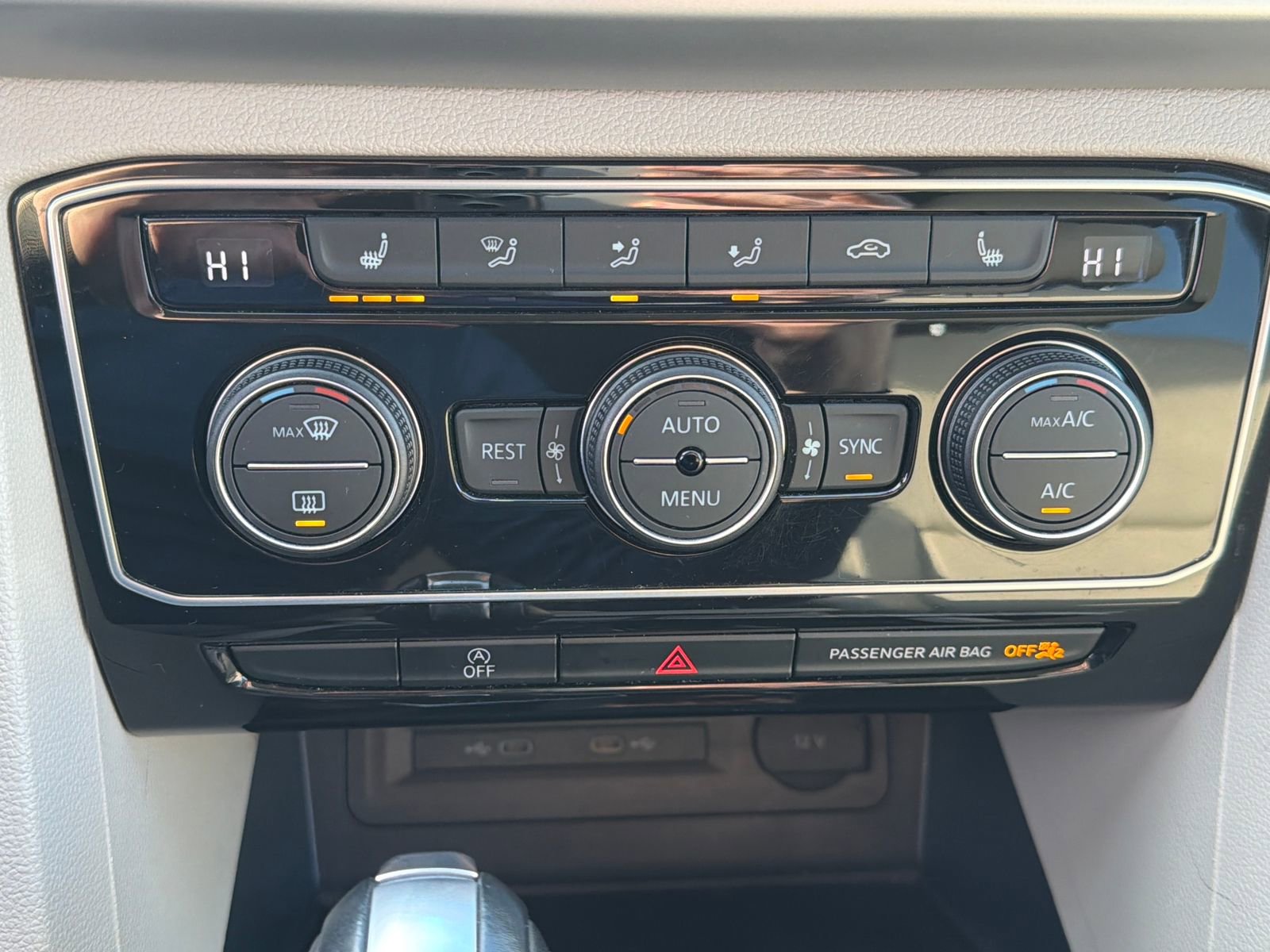 Used 2022 Volkswagen Atlas SE w/ Black Wheel Package image 35