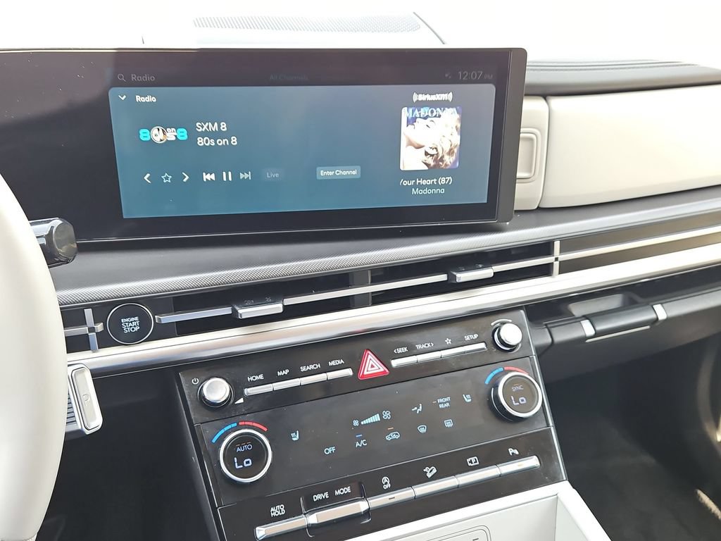 Used 2025 Hyundai Santa Fe SEL FWD image 19