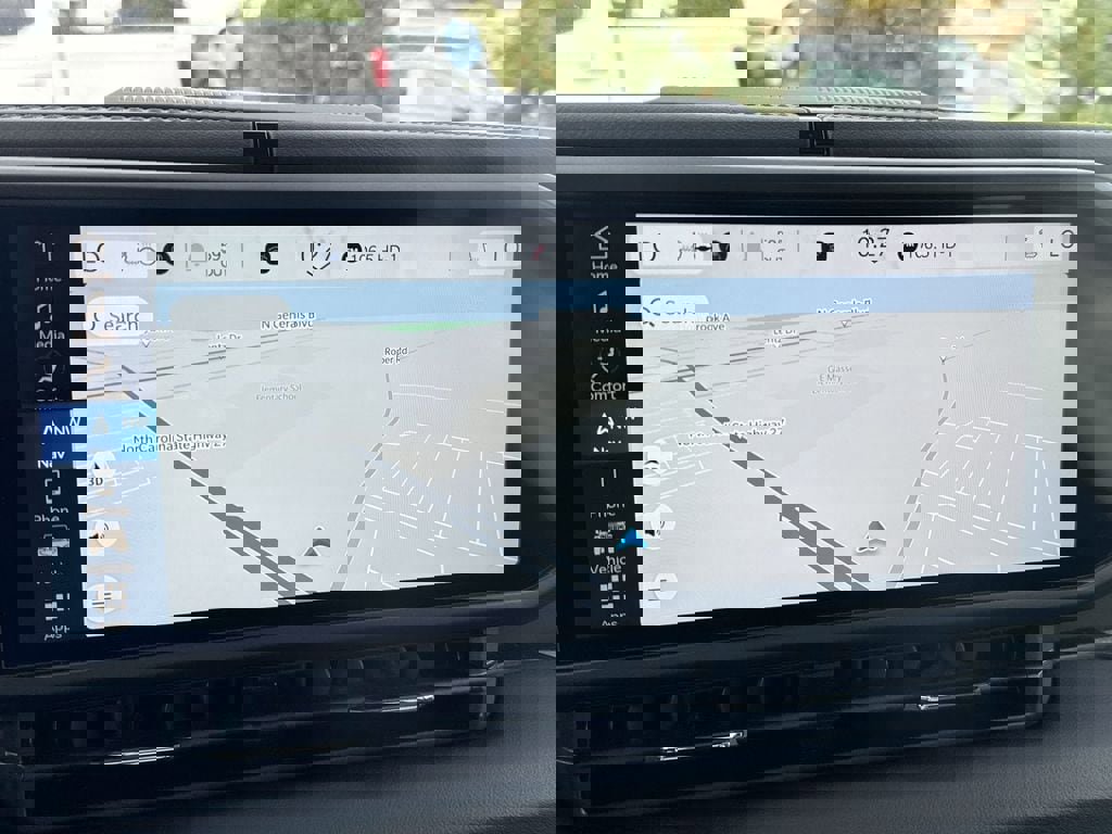 Used 2024 Jeep Gladiator Mojave w/ Technology Group image 17