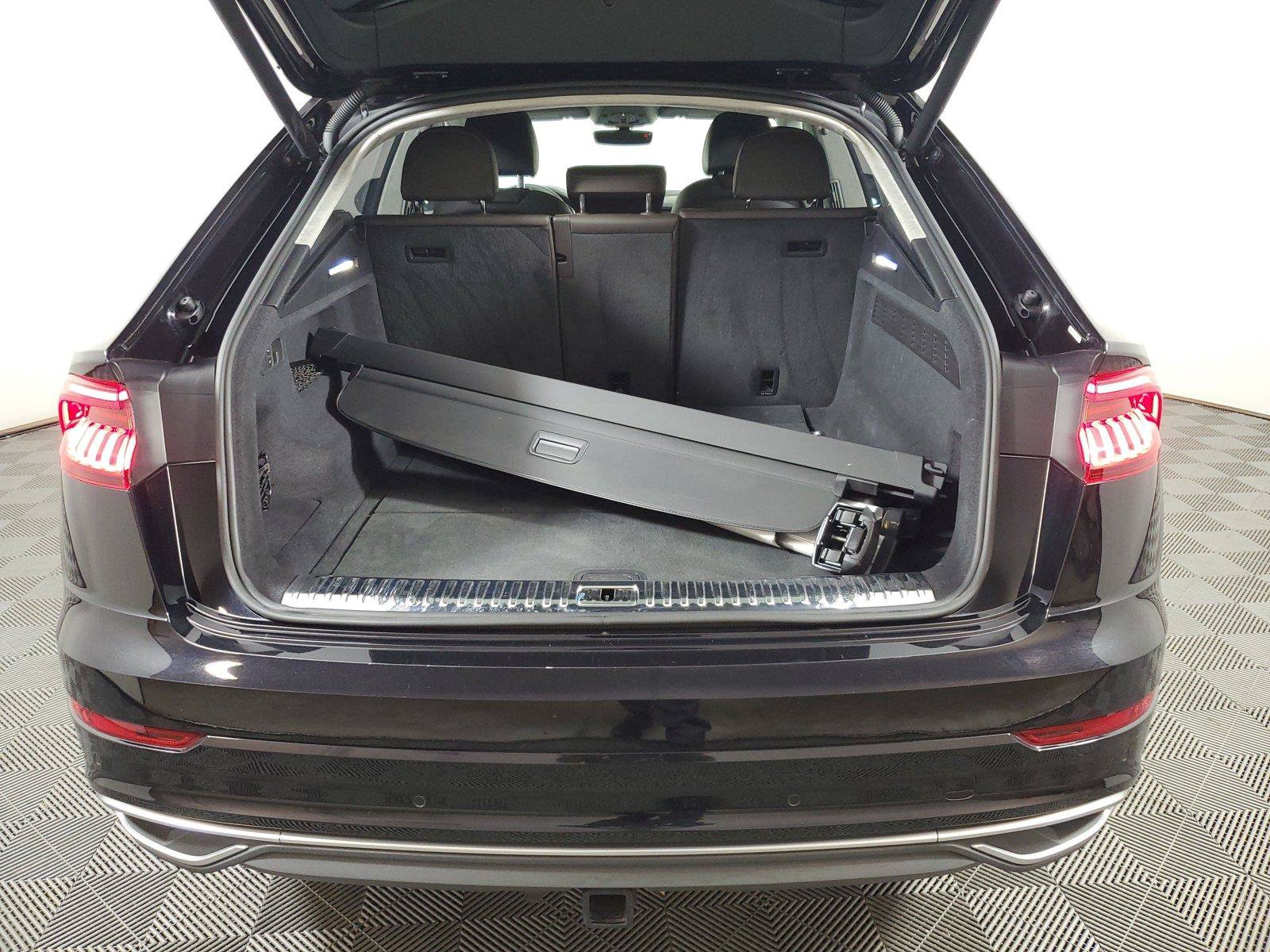 Used 2019 Audi Q8 Prestige AWD/4WD image 10