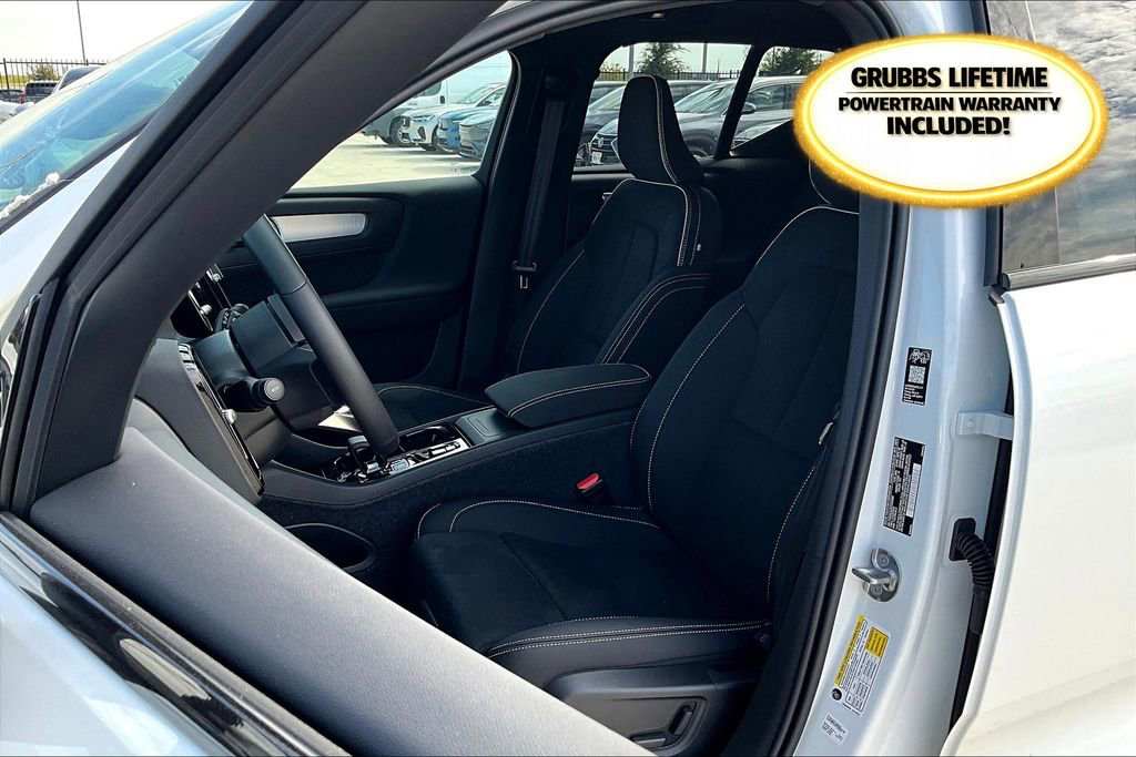 New 2026 Volvo XC40 B4 Plus w/ Protection Package Premier image 23