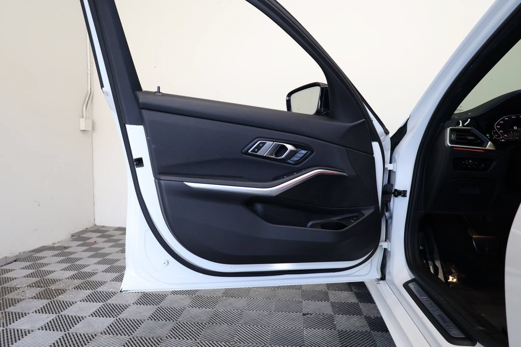 Used 2021 BMW M340i w/ Shadowloine Package RWD image 15