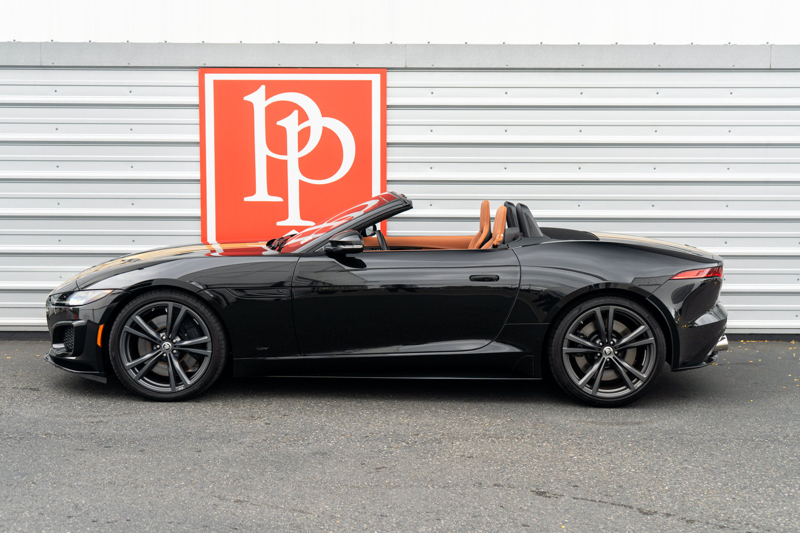 Used 2024 Jaguar F-TYPE R AWD/4WD image 40
