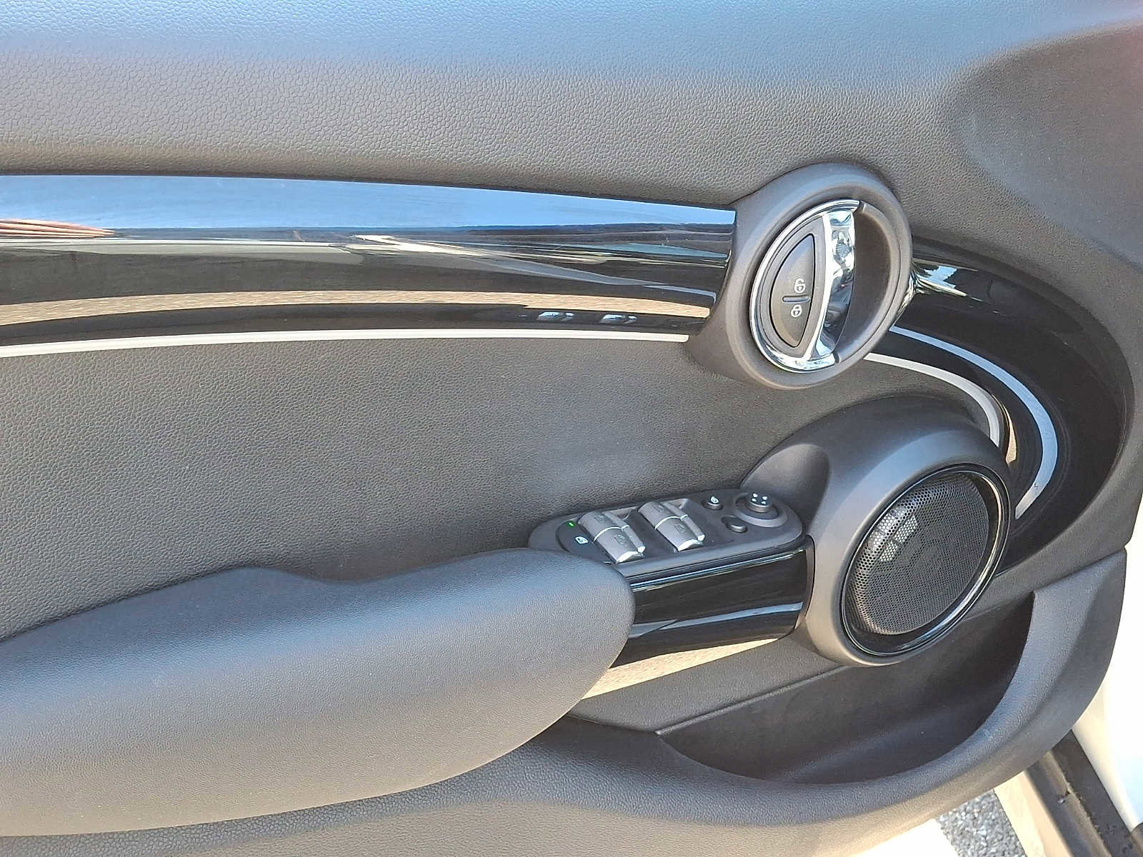 Certified 2023 MINI Cooper S w/ Premium Package image 10