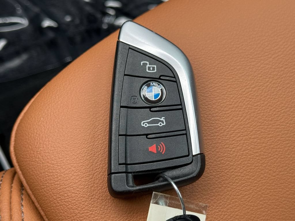 Used 2024 BMW 330i xDrive Sedan w/ Premium Package AWD/4WD image 32
