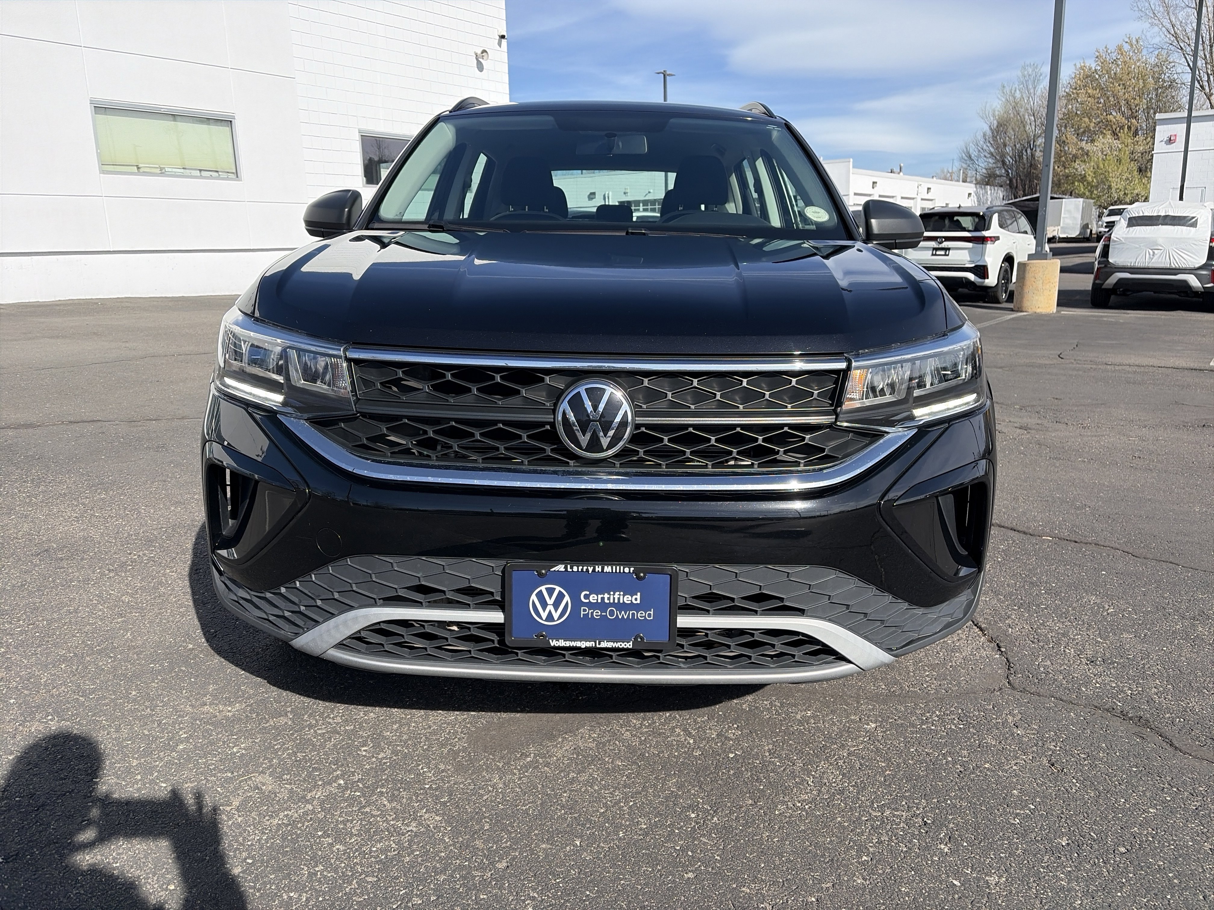 Certified 2022 Volkswagen Taos S image 2