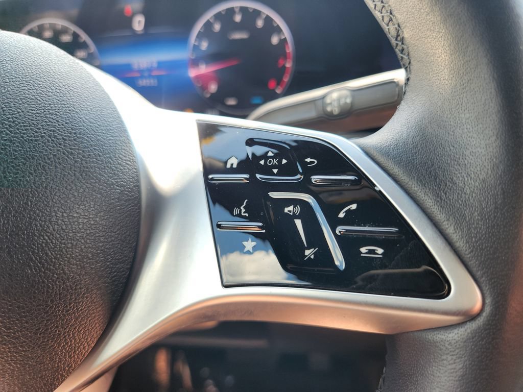 Used 2024 Mercedes-Benz GLB 250 image 29