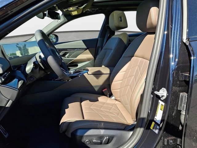 New 2027 BMW 550e xDrive AWD/4WD image 11