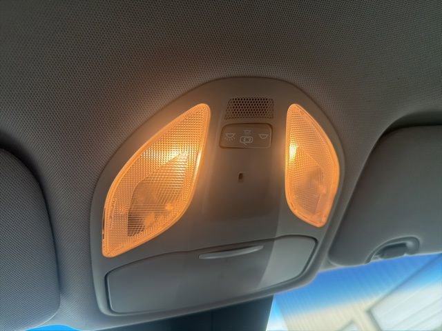 Used 2017 Hyundai Santa Fe SE FWD image 16