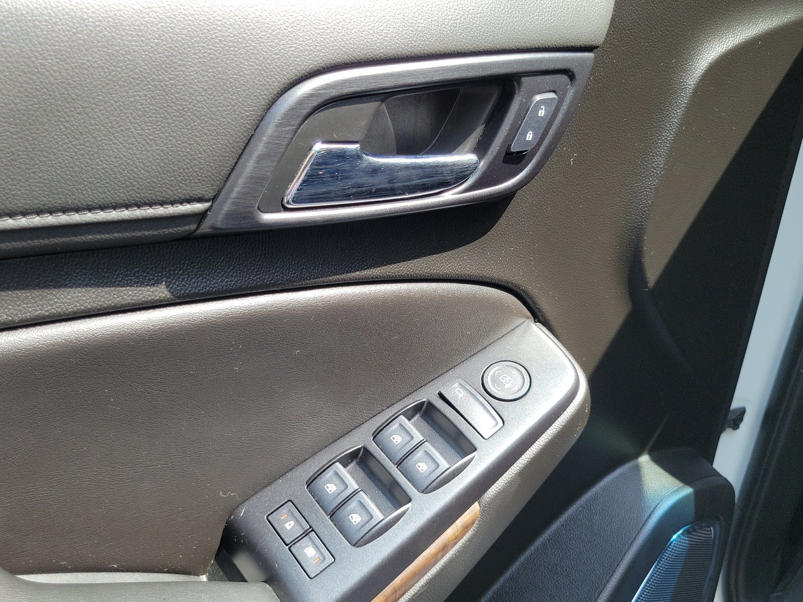 Used 2019 Chevrolet Tahoe LS RWD image 8