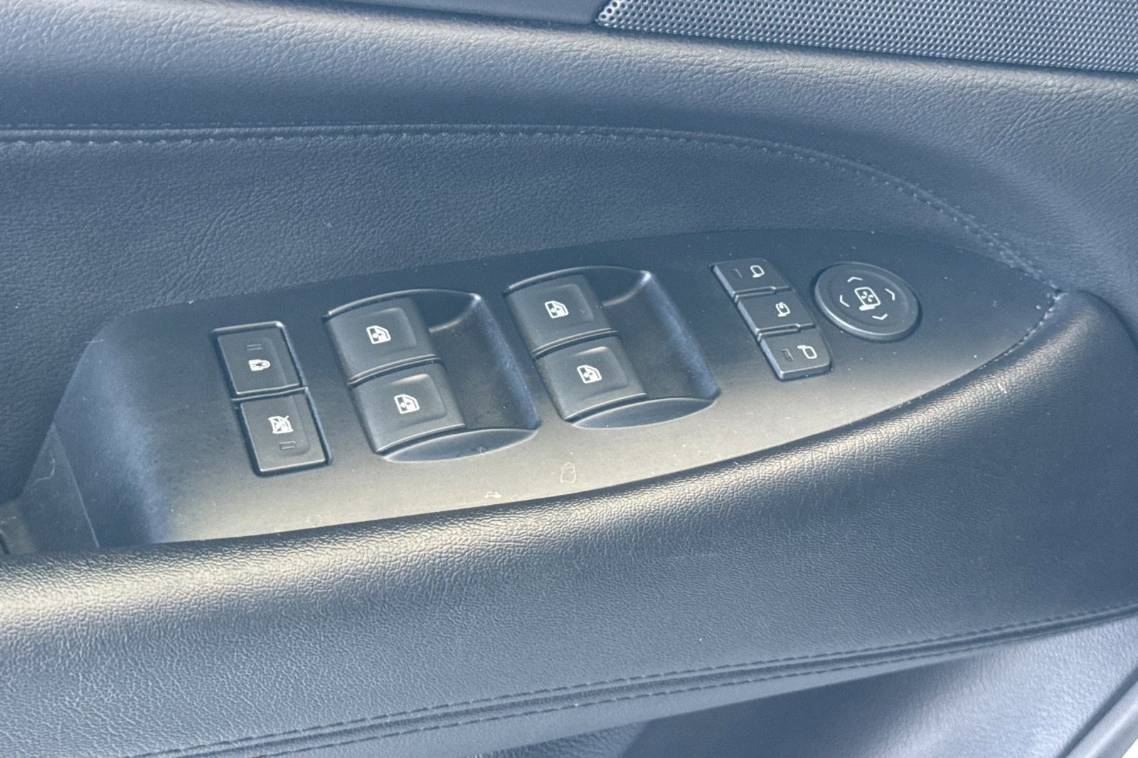 Used 2017 Cadillac Escalade Premium Luxury image 12