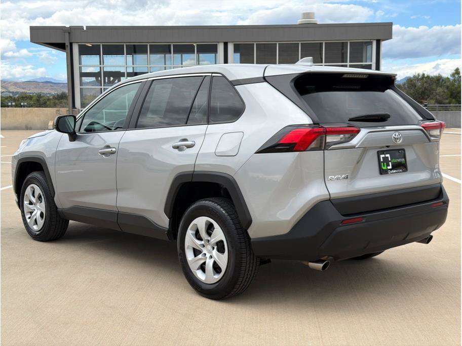 Used 2025 Toyota RAV4 LE AWD/4WD image 6