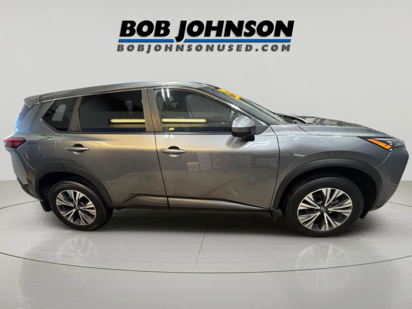 Used 2023 Nissan Rogue SV image 2