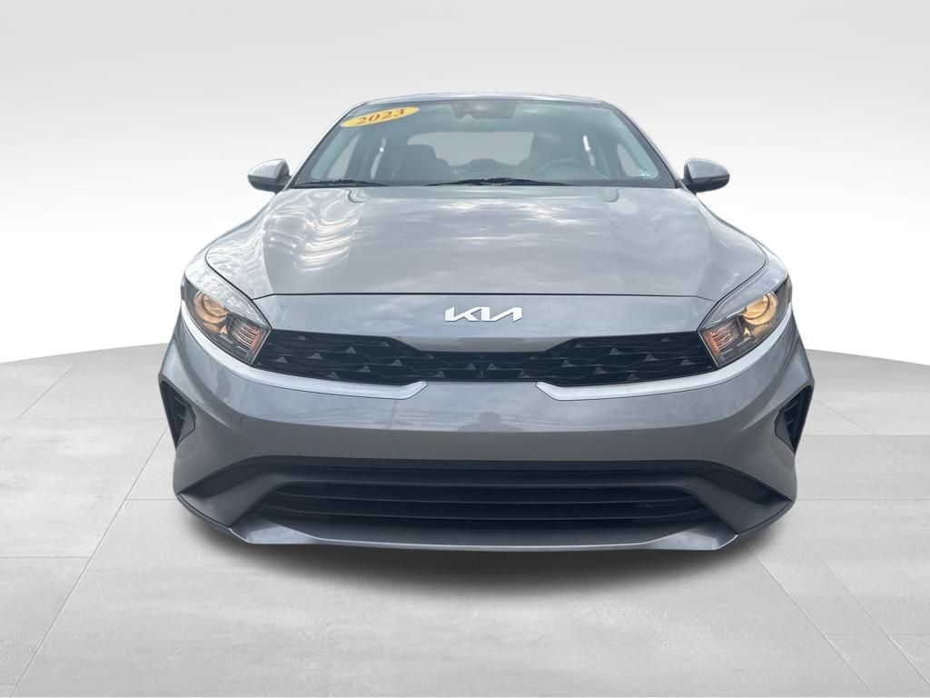 Used 2023 Kia Forte LXS w/ LXS Technology Package FWD image 5