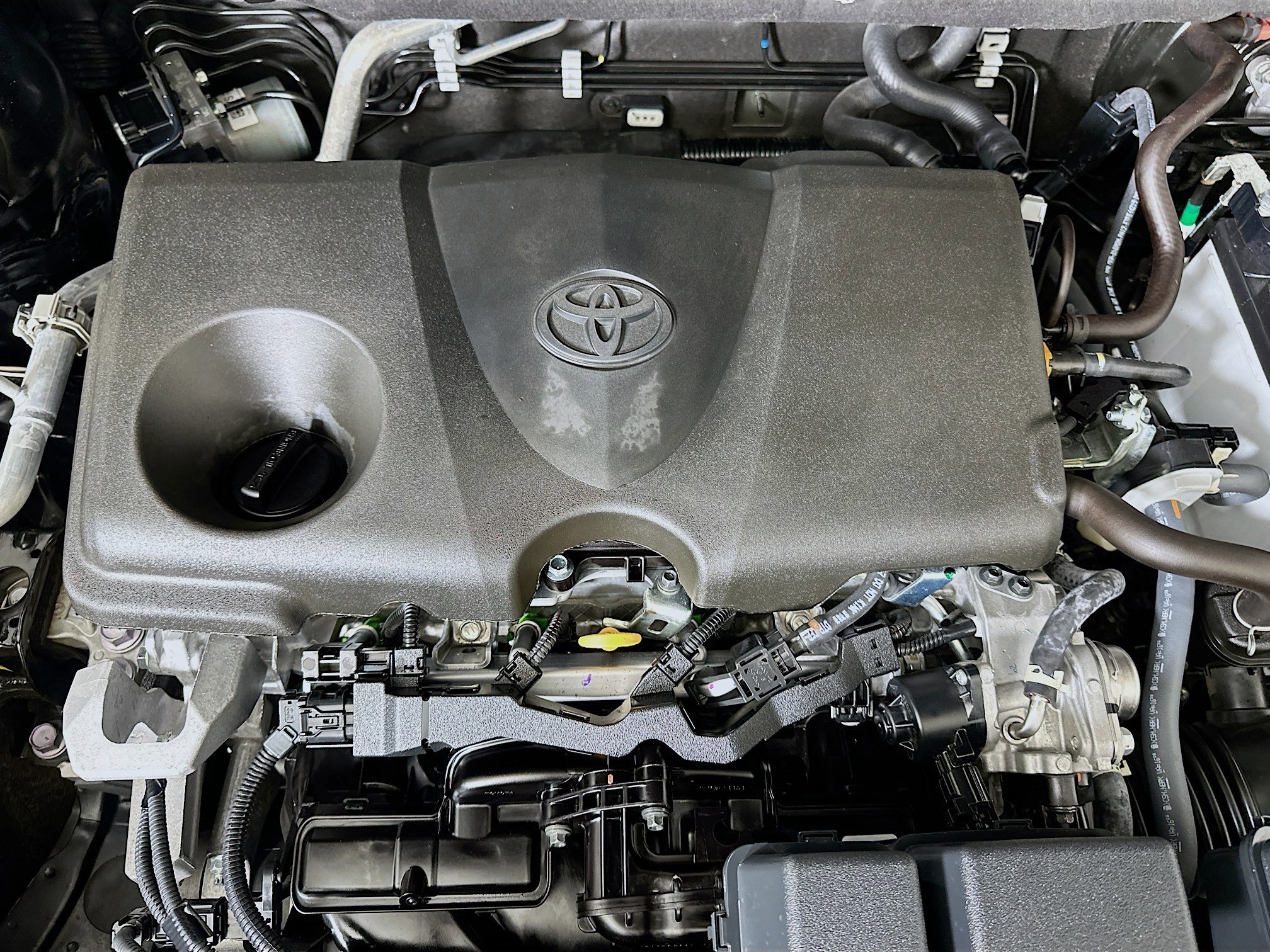 Used 2025 Toyota RAV4 LE image 32