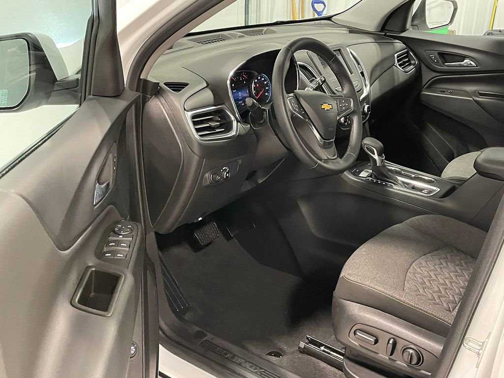 Used 2023 Chevrolet Equinox LT image 18