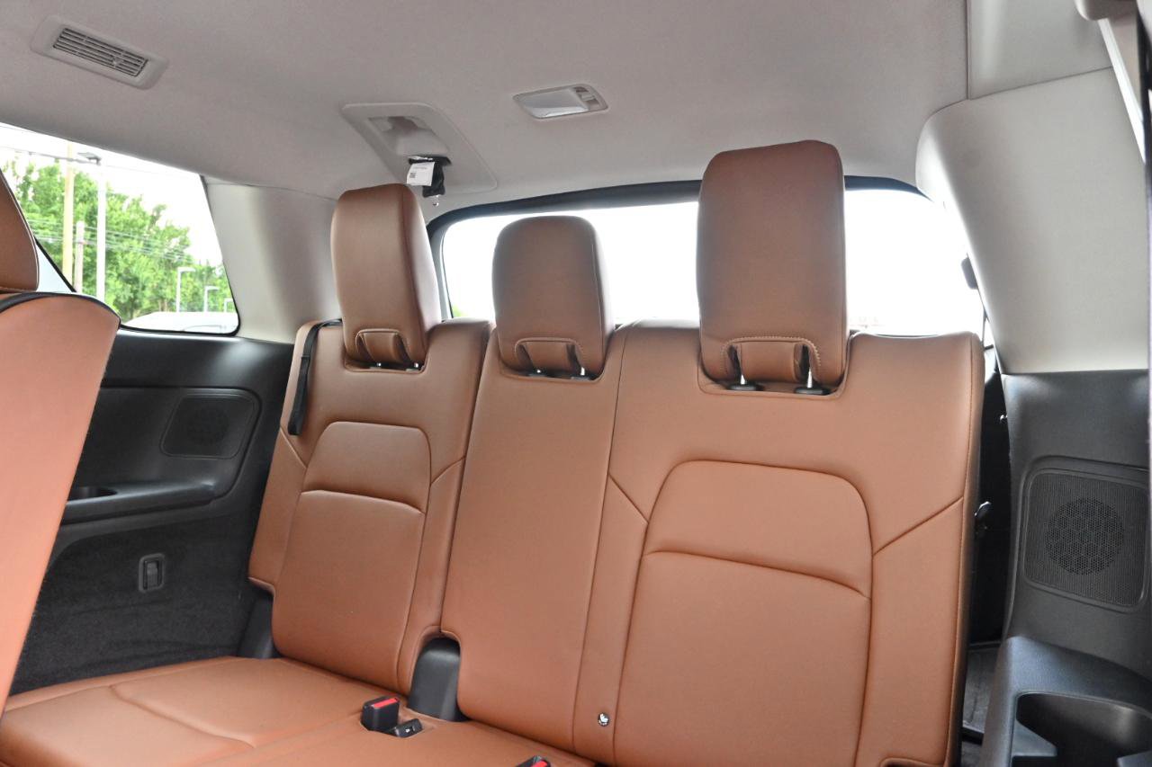 Used 2023 Nissan Pathfinder Platinum w/ Cargo Package AWD/4WD image 21