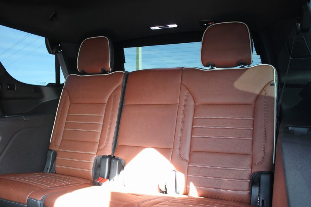 Used 2024 GMC Yukon Denali Ultimate image 6