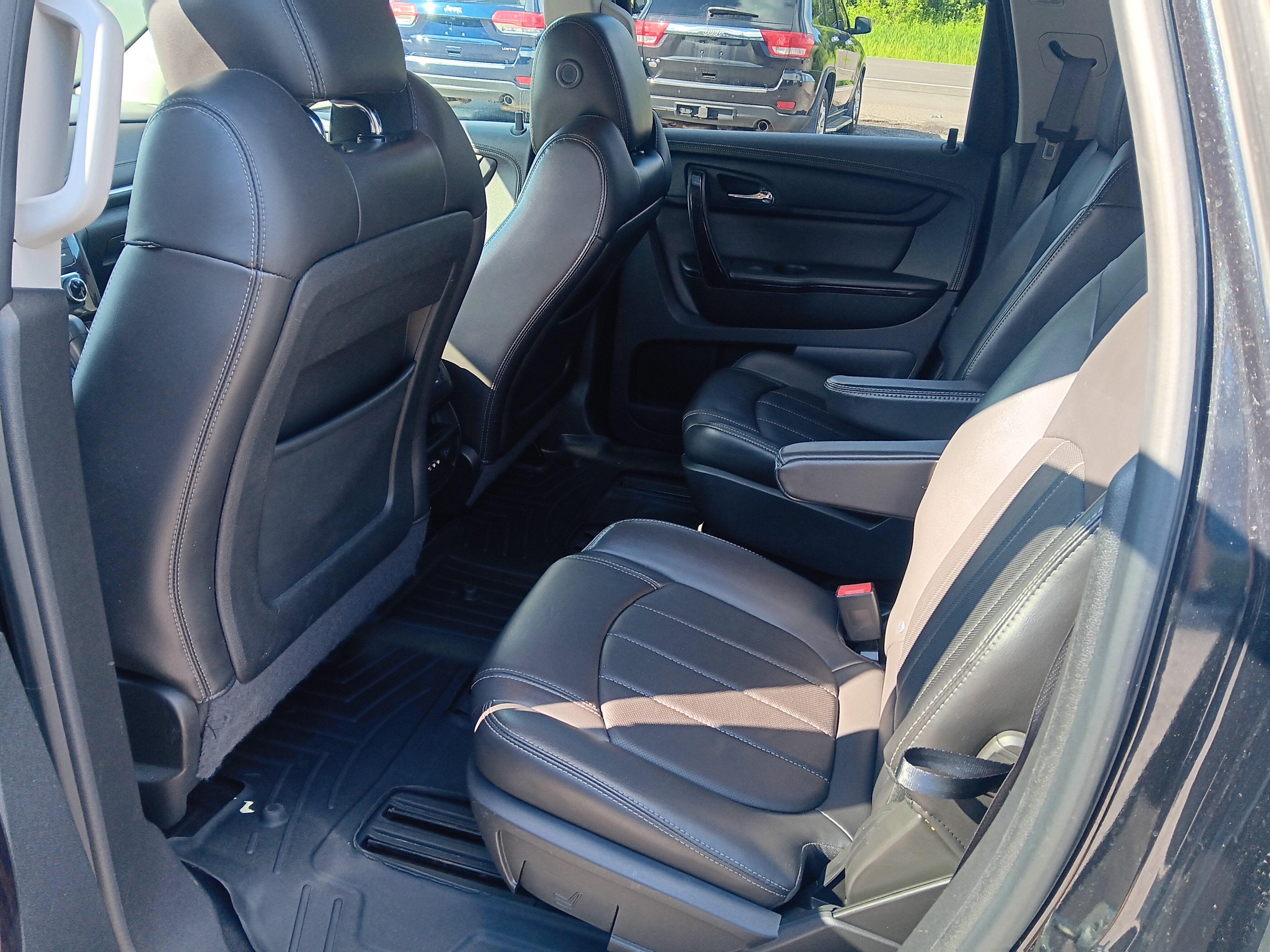 Used 2015 Chevrolet Traverse LTZ AWD/4WD image 9