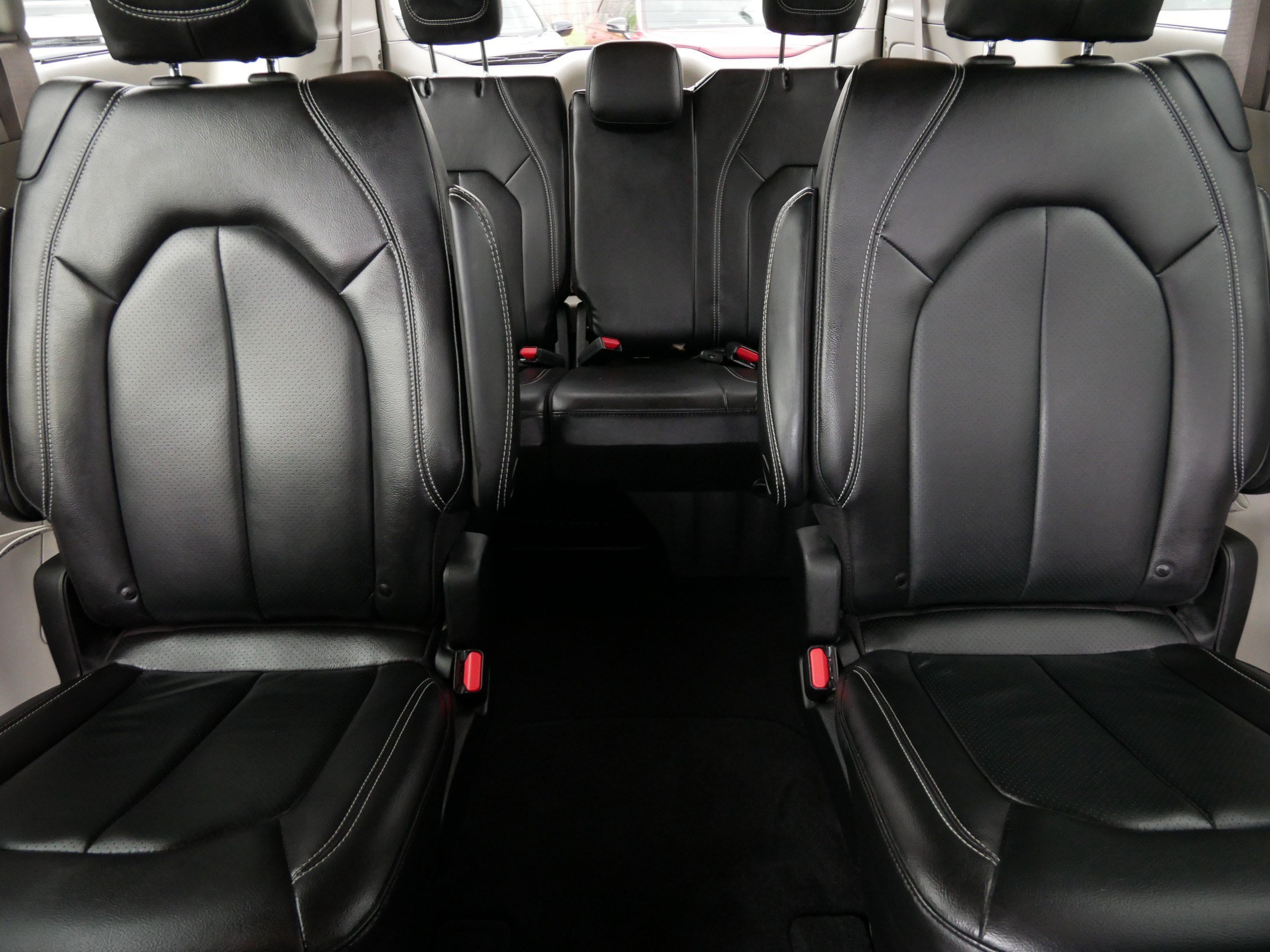 Used 2022 Chrysler Pacifica Touring-L FWD image 13