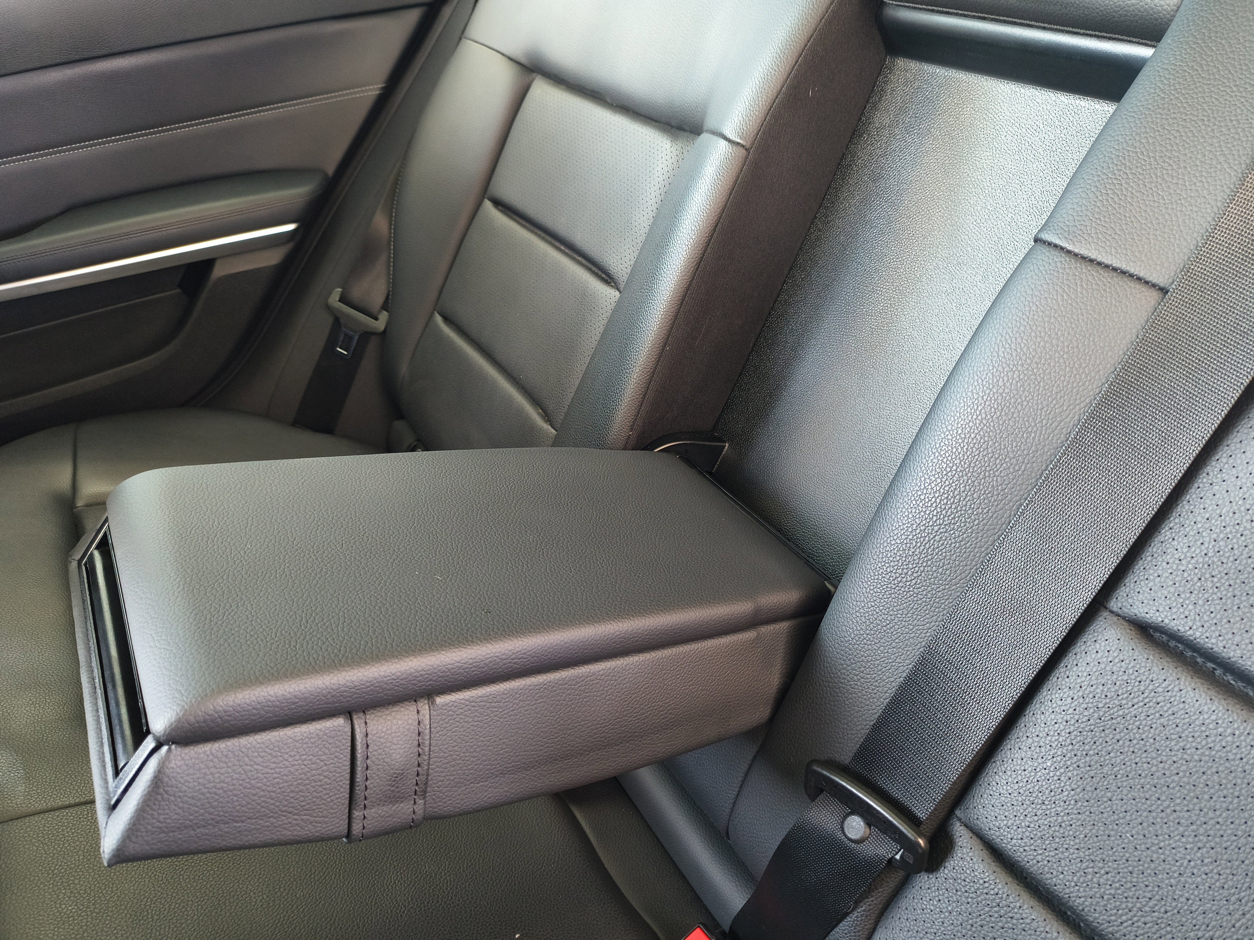 Used 2016 Mercedes-Benz E 350 4MATIC Wagon image 29