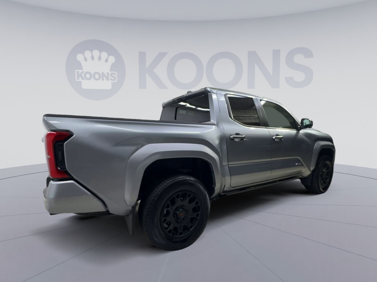 Used 2024 Toyota Tacoma Limited AWD/4WD image 11