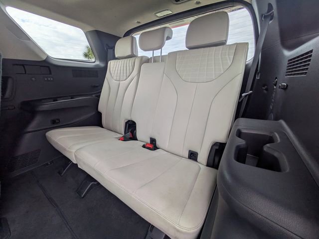 Used 2024 Hyundai Palisade Limited image 16