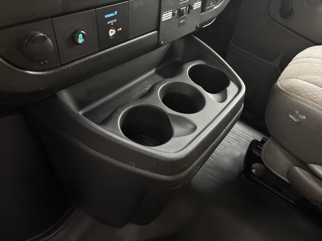 Used 2016 Chevrolet Express 3500 image 26