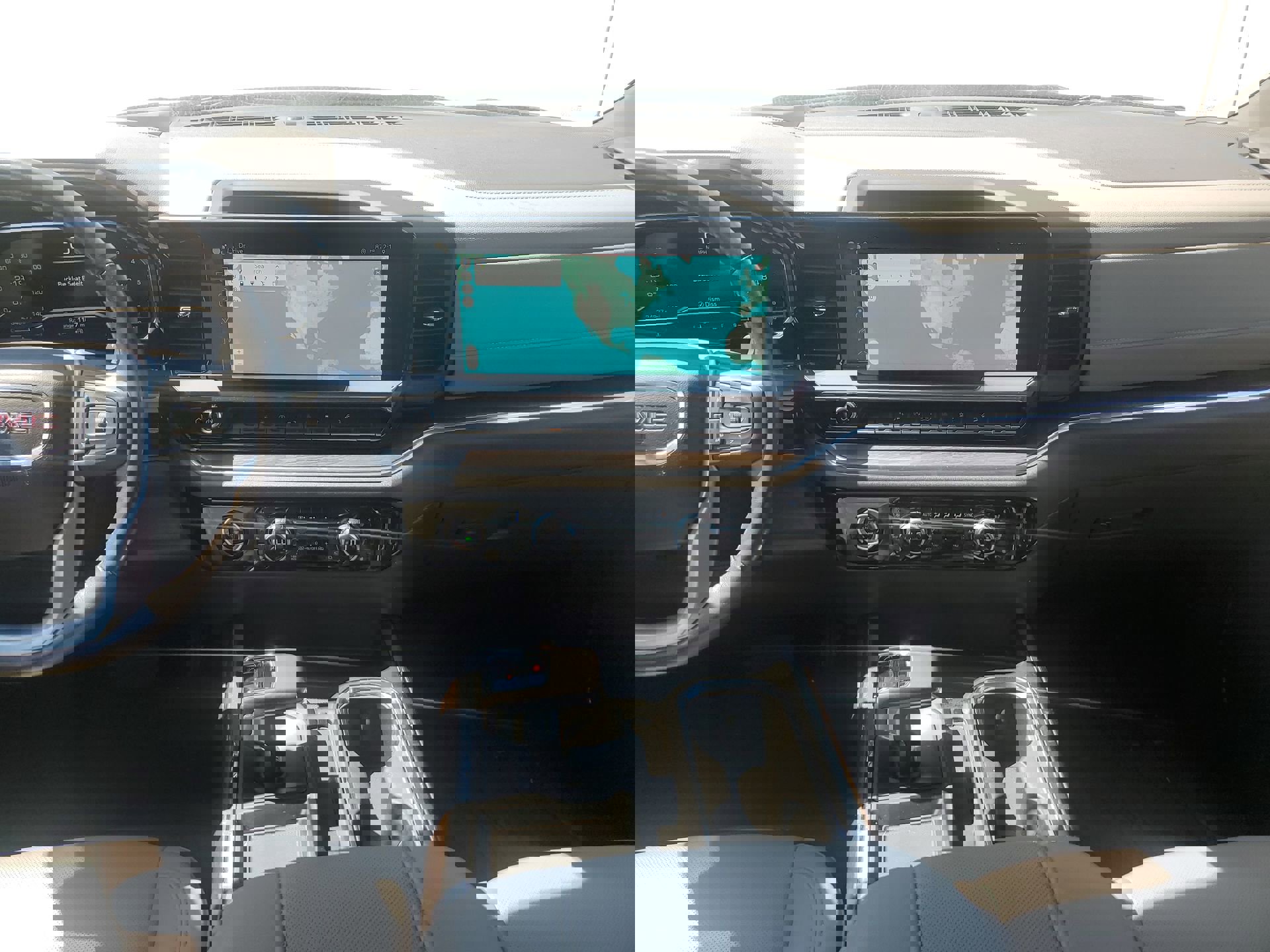 Used 2023 GMC Sierra 1500 SLT w/ SLT Premium Package image 10