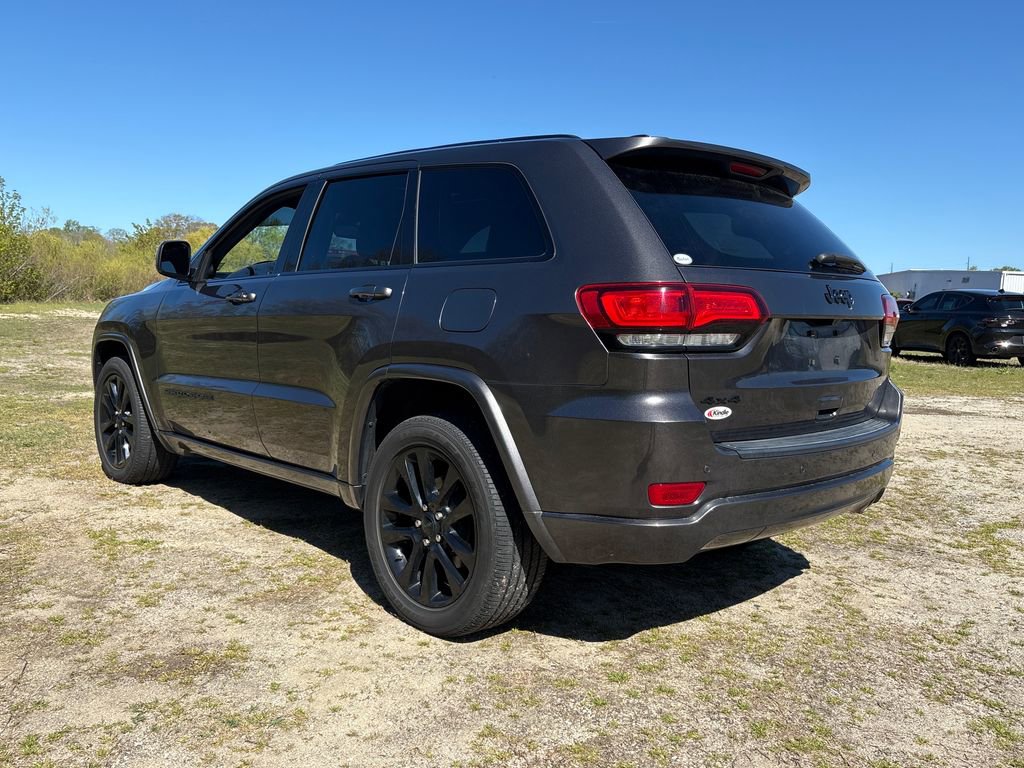 Used 2019 Jeep Grand Cherokee Altitude AWD/4WD image 10