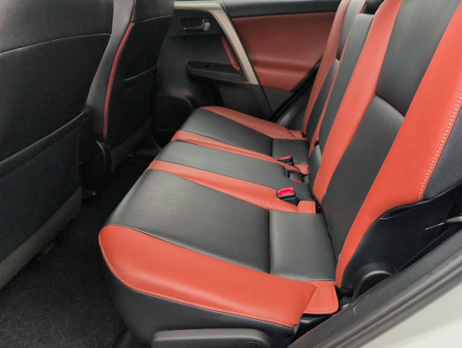 Used 2014 Toyota RAV4 Limited w/ Technology Package image 19