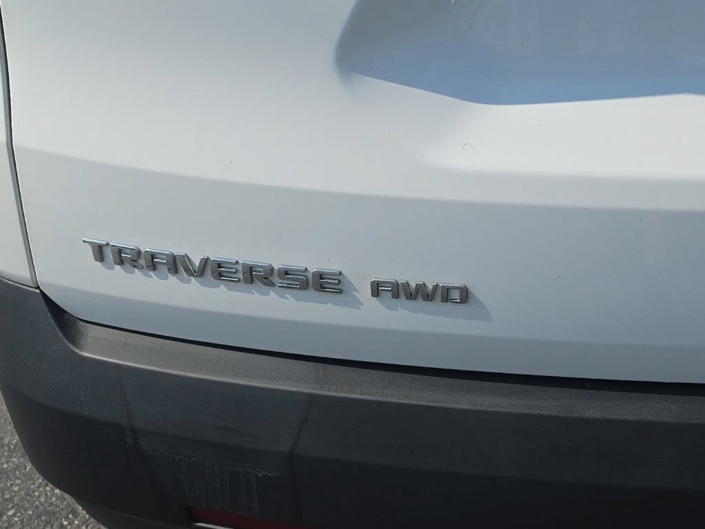 Used 2023 Chevrolet Traverse LS AWD/4WD image 7
