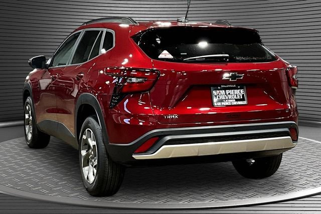 Used 2025 Chevrolet Trax LT w/ Driver Confidence Package FWD image 4