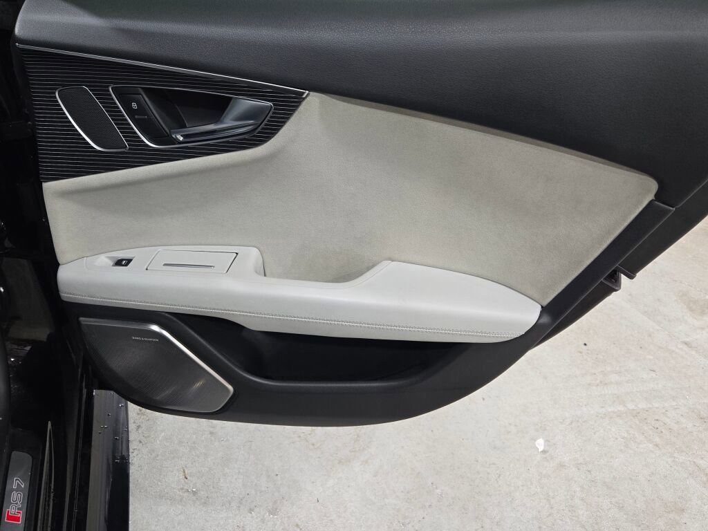 Used 2017 Audi RS 7 Prestige image 14