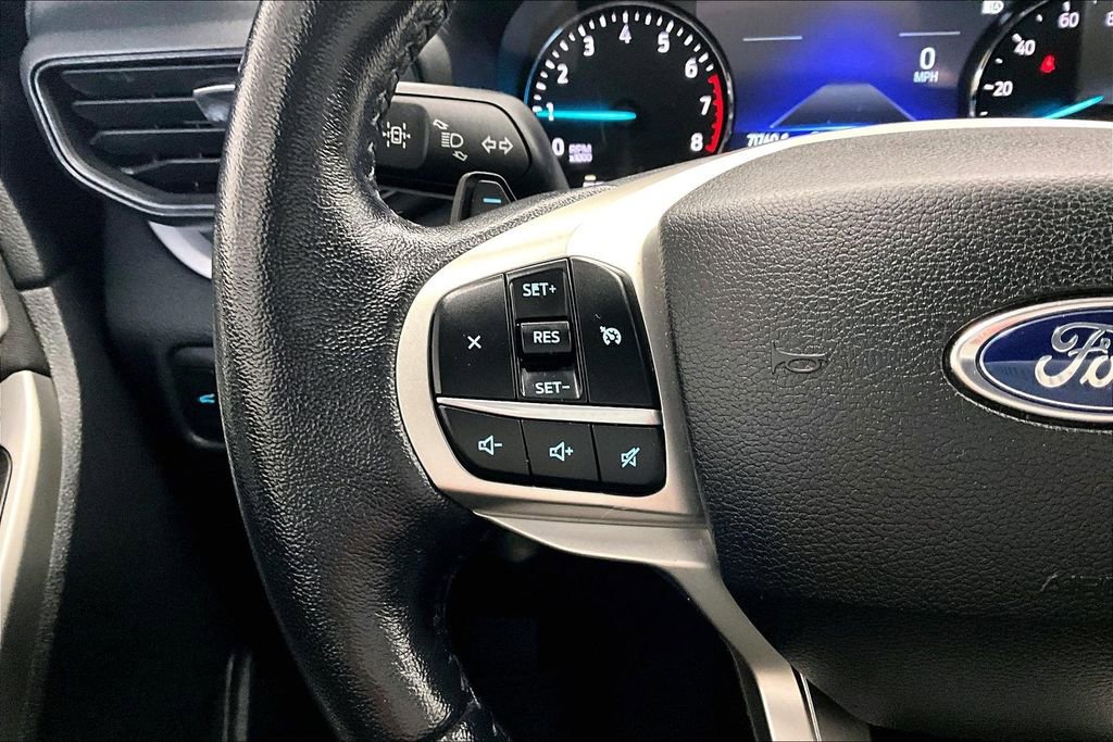 Used 2020 Ford Explorer XLT w/ Comfort Package AWD/4WD image 17