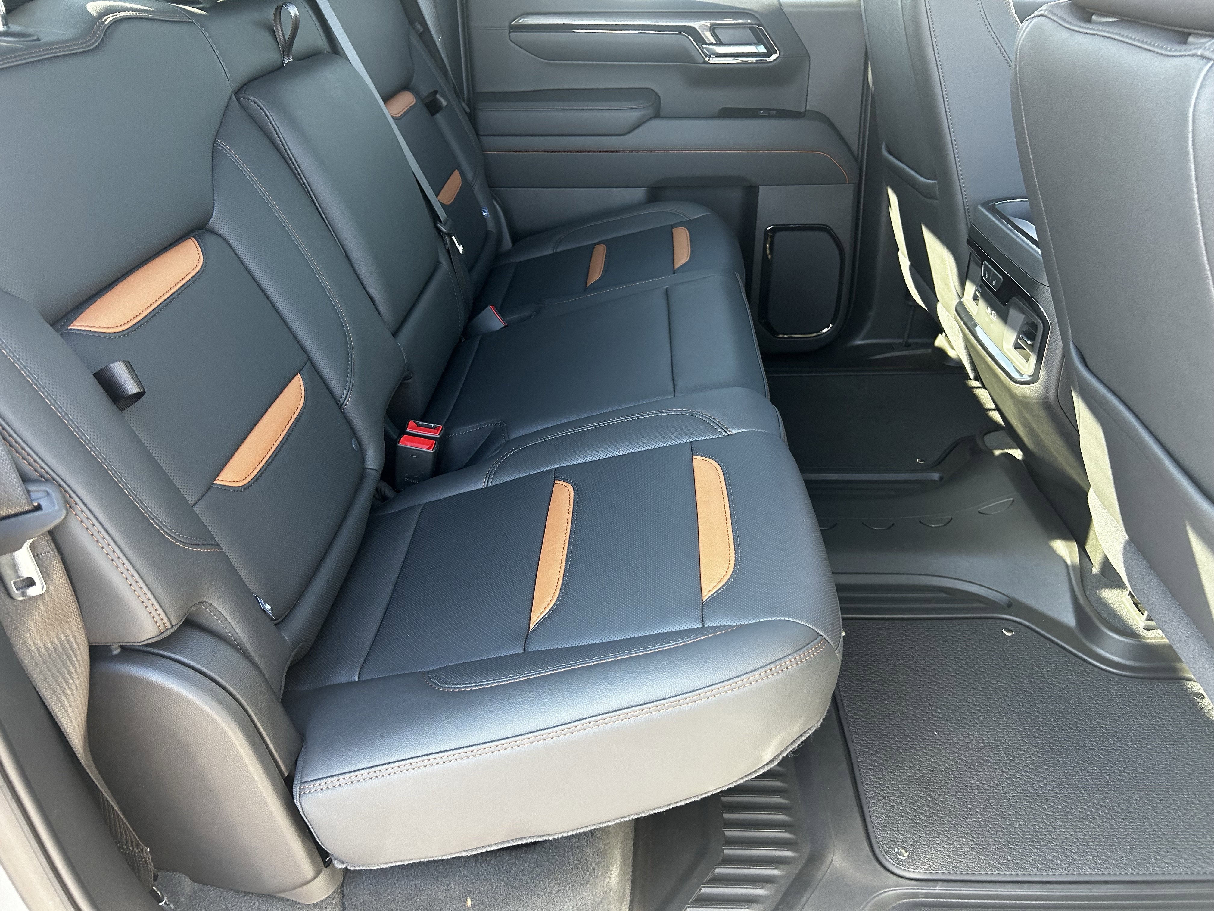 Used 2025 GMC Sierra 1500 AT4 w/ AT4 Premium Package image 12