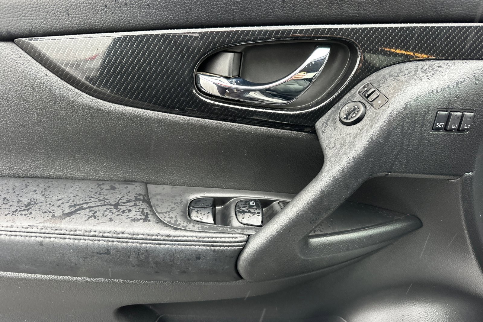 Used 2018 Nissan Rogue SL w/ Premium Package image 10