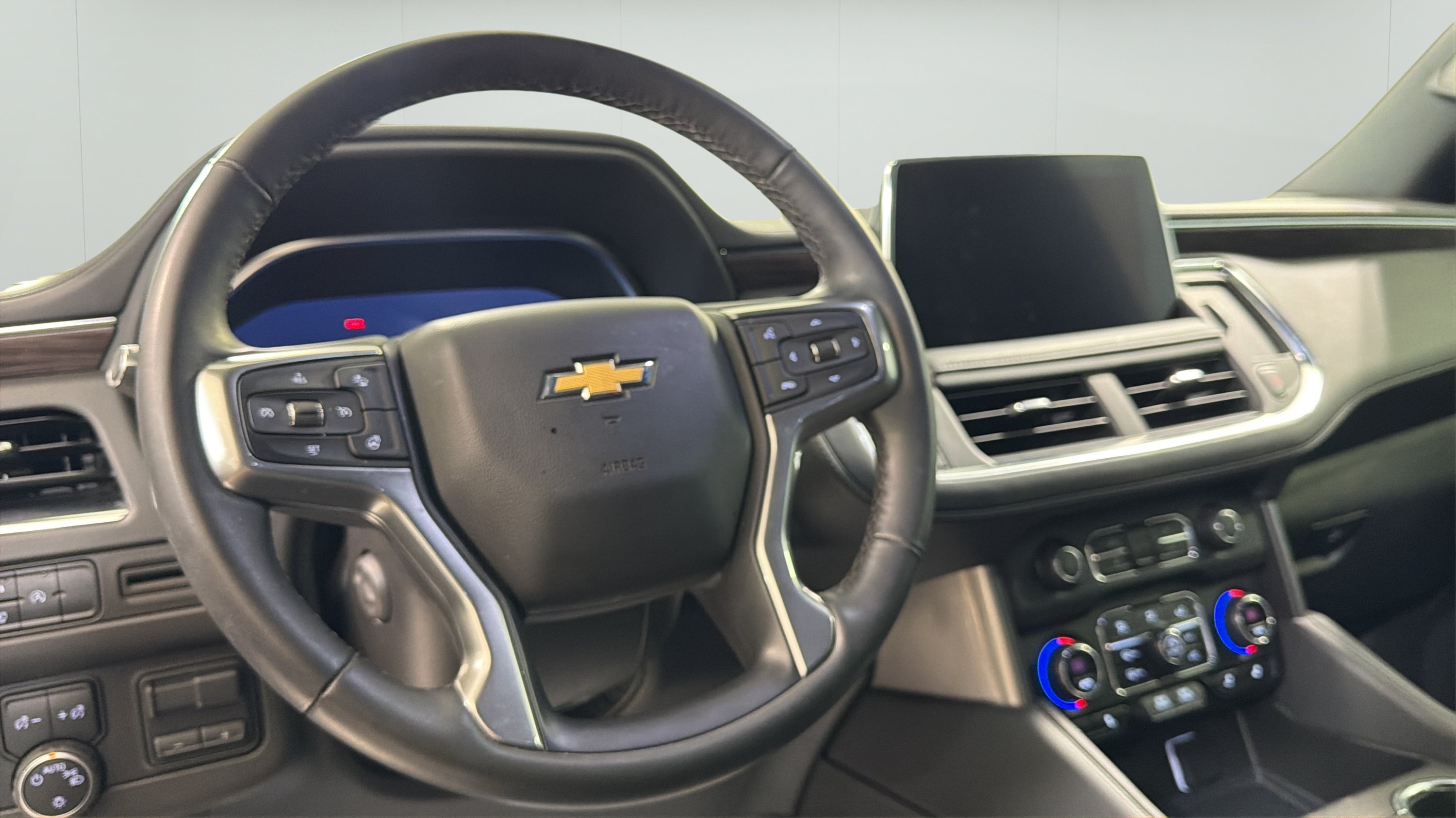 Used 2023 Chevrolet Tahoe LT w/ Luxury Package RWD image 12