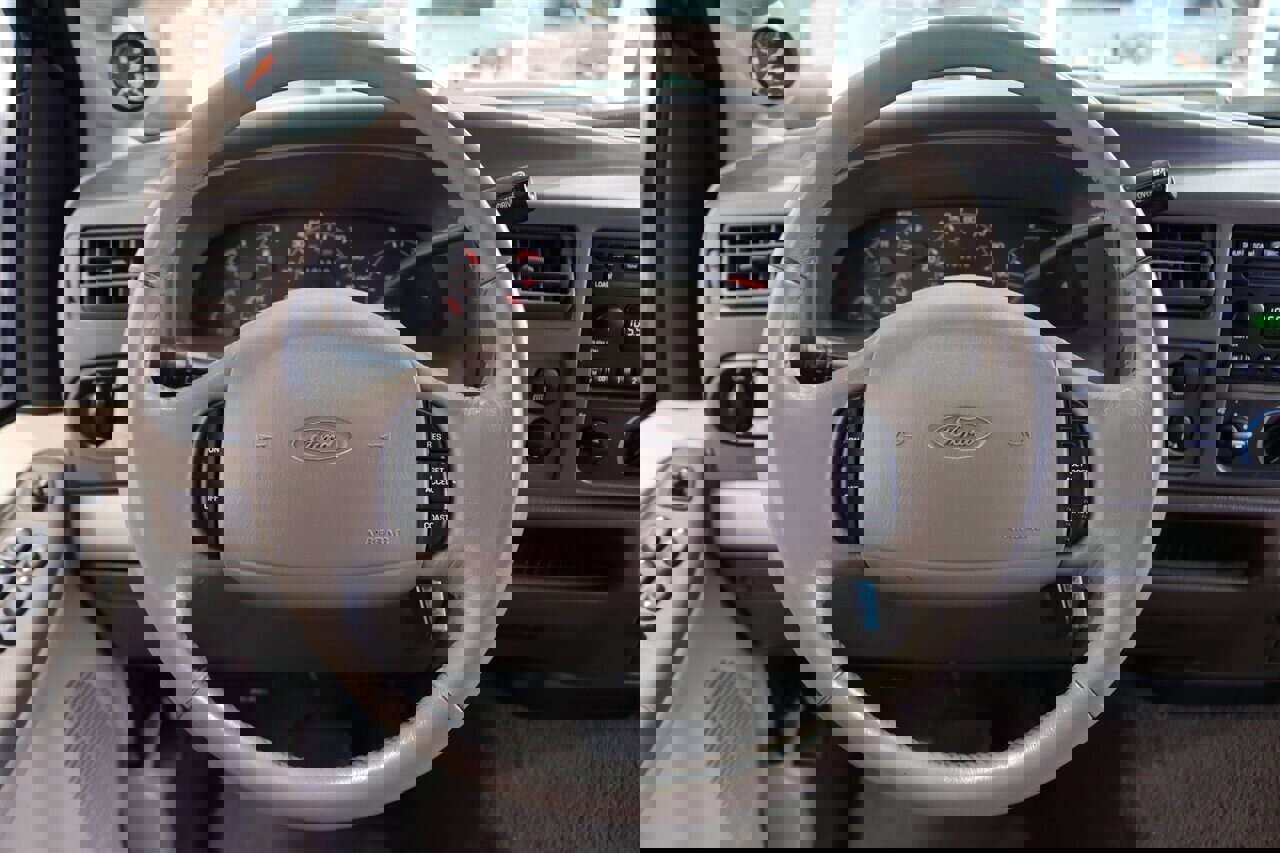 Used 2001 Ford Excursion Limited image 71