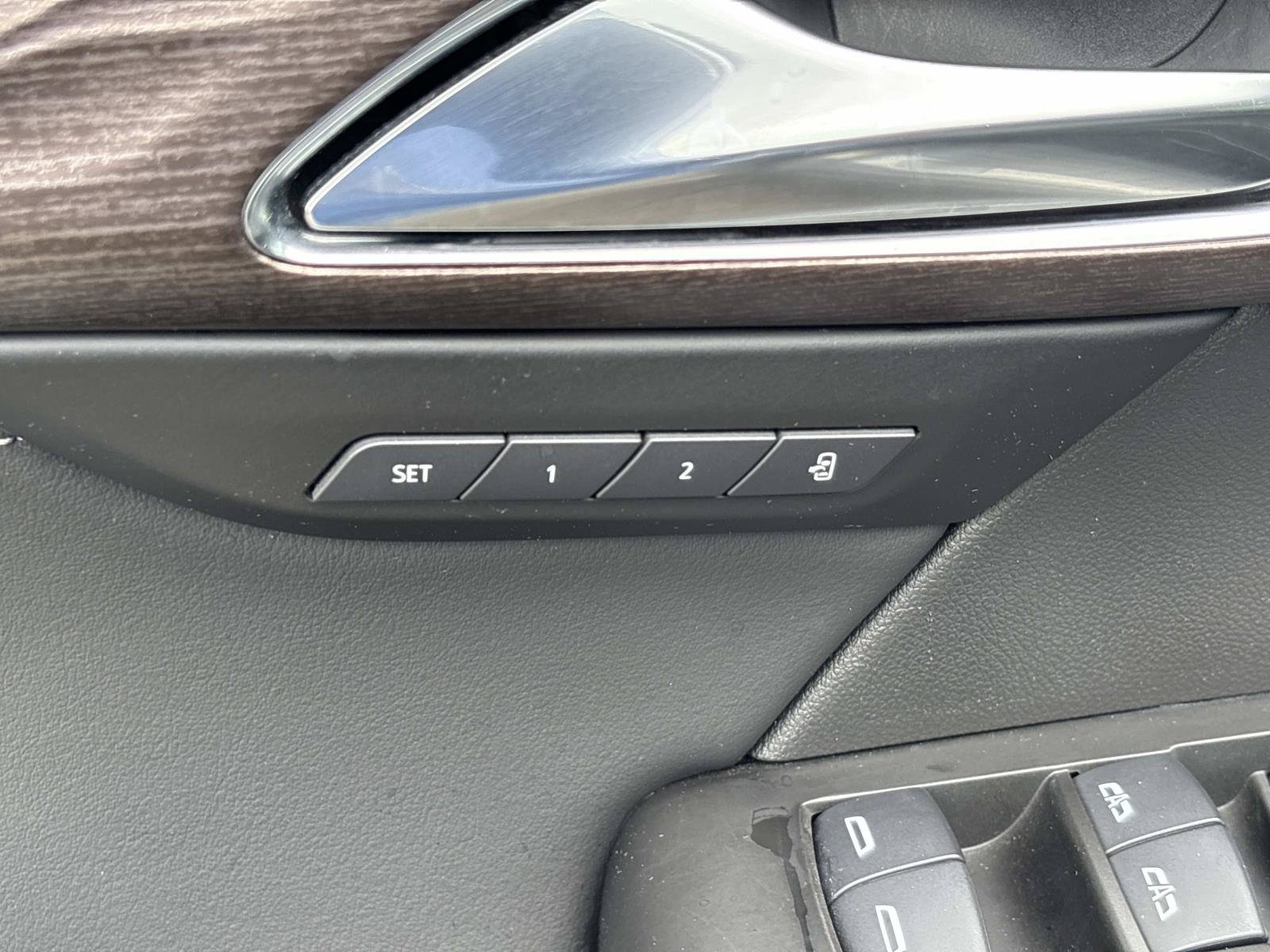 Used 2021 Buick Envision Avenir w/ Technology Package II AWD/4WD image 14