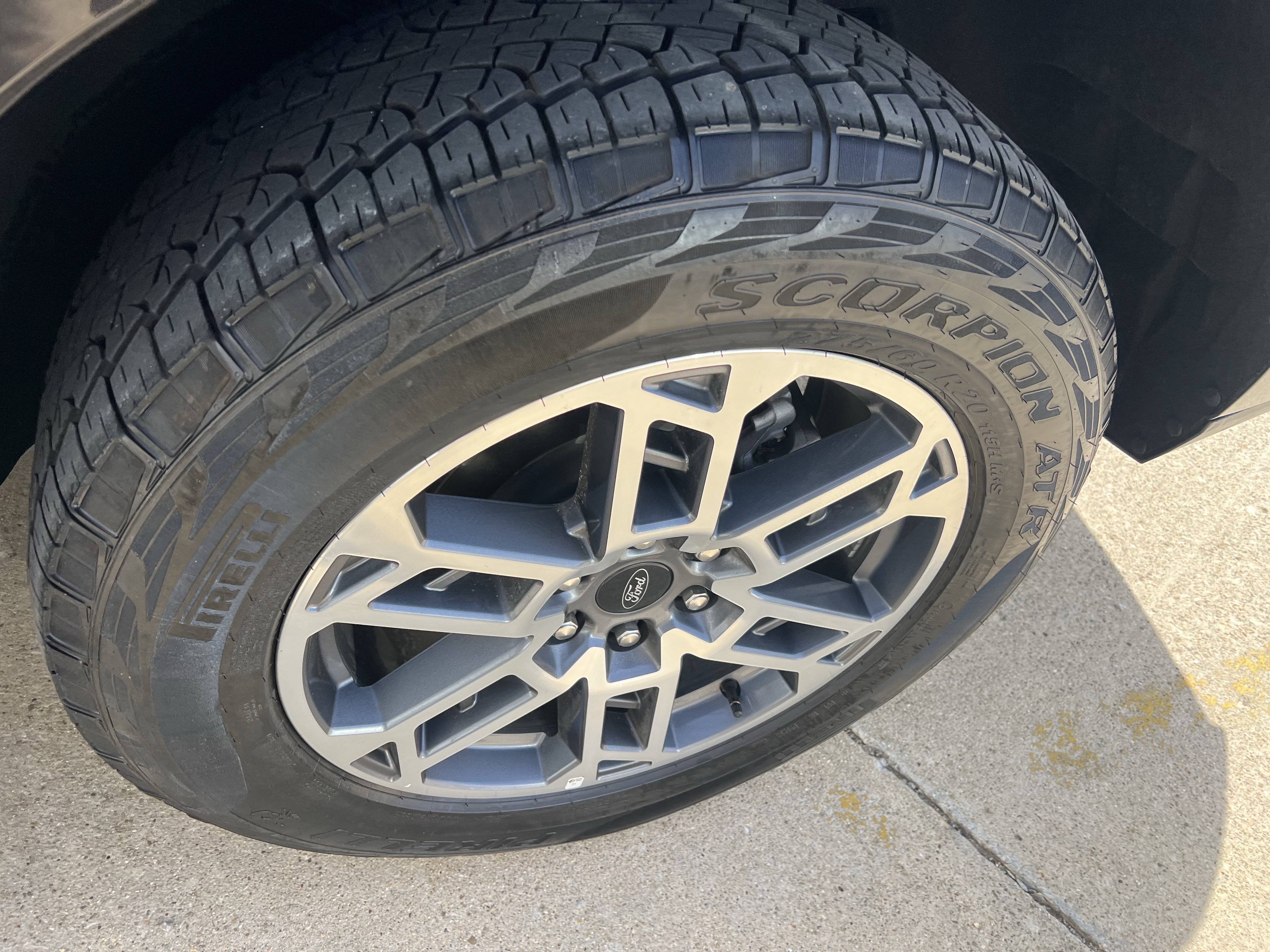 Used 2025 Ford Expedition Active AWD/4WD image 4