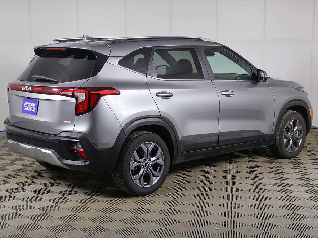 Used 2024 Kia Seltos S AWD/4WD image 10