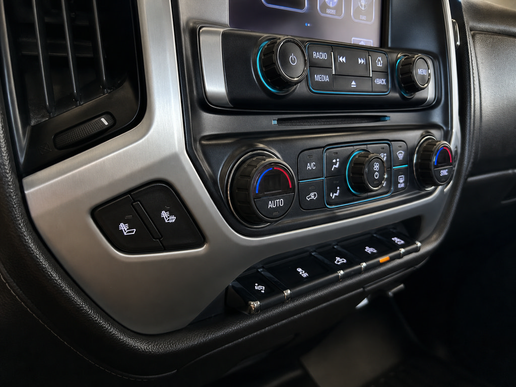Used 2018 GMC Sierra 1500 SLE w/ SLE Value Package AWD/4WD image 8