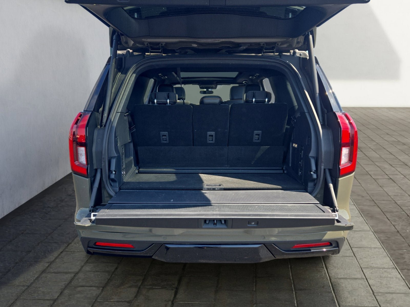 Certified 2025 Ford Expedition Tremor AWD/4WD image 26