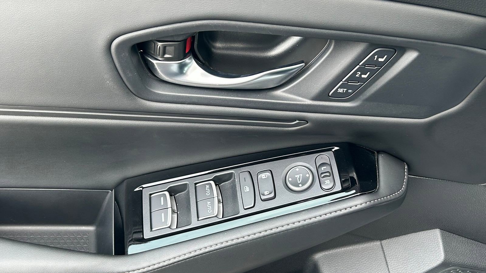 Used 2024 Honda Accord Touring image 9