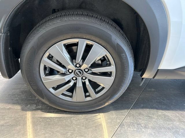Used 2025 Nissan Pathfinder S AWD/4WD image 17