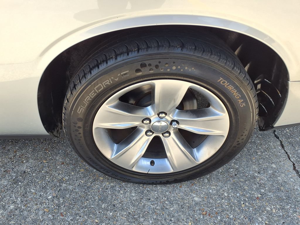 Used 2021 Dodge Challenger SXT RWD image 12