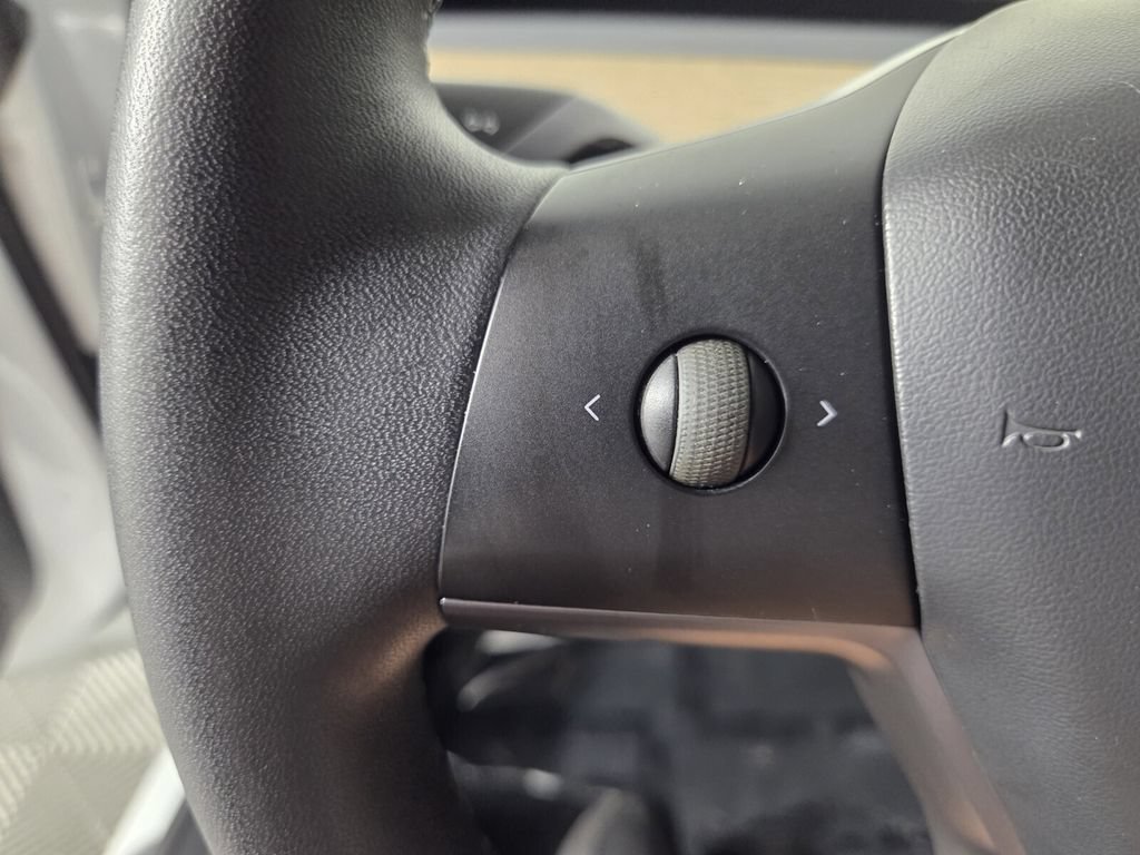 Used 2020 Tesla Model 3 Standard Range Plus RWD image 18
