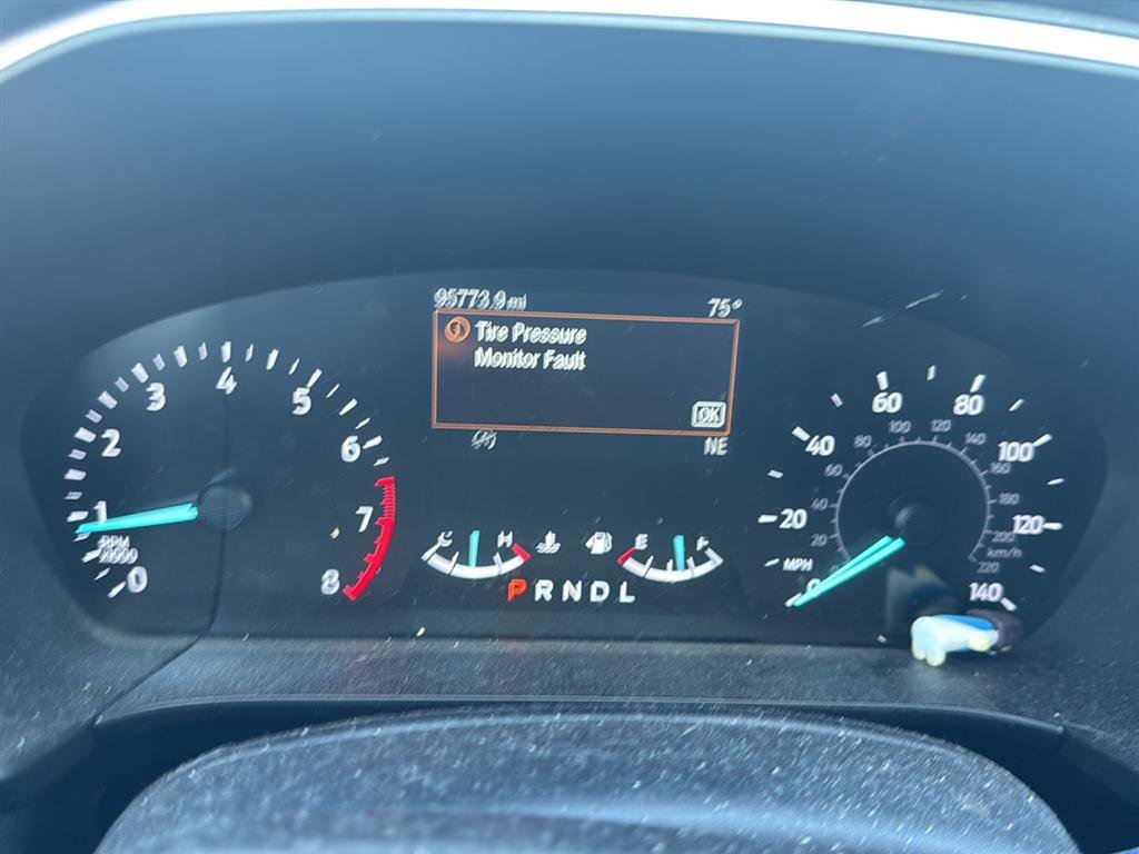 Used 2020 Ford Escape SE image 3